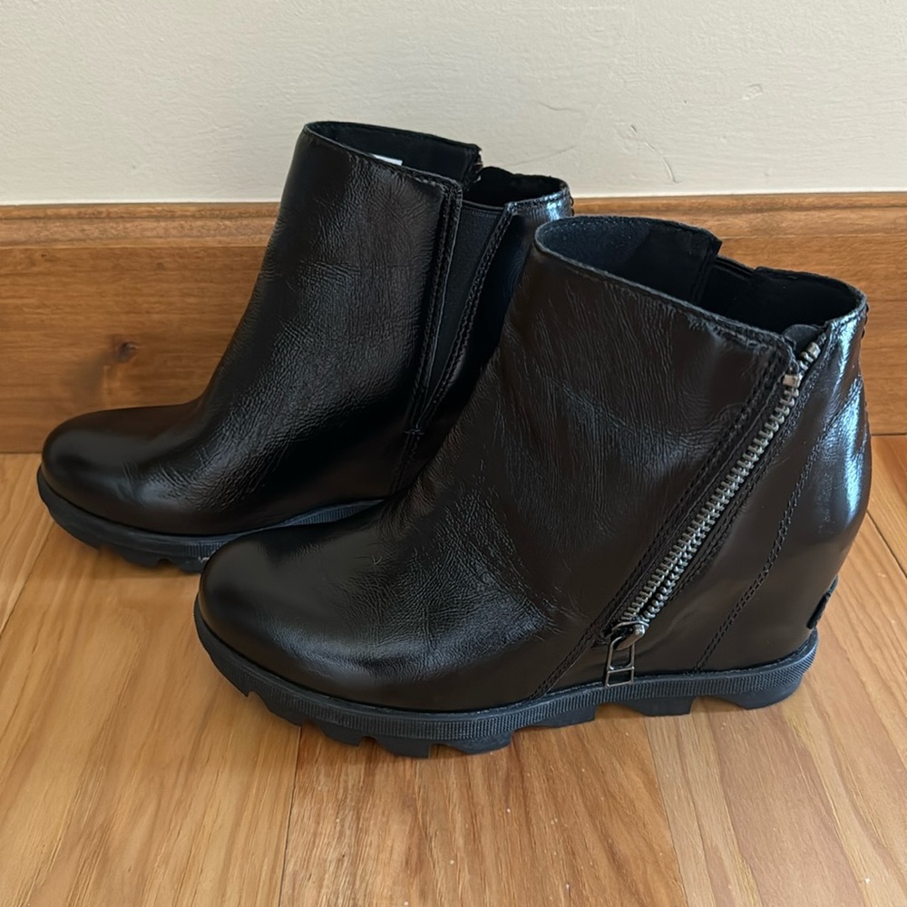 Sorrel Joan of Arctic wedge boot